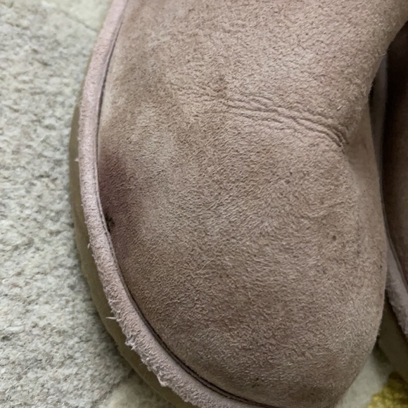 Pink UGG - Picture 3 of 7